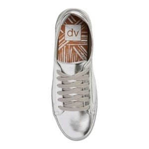 Women’s Dolce Vita Silver Sammy Round Toe Metallic Sneakers Size 7.5